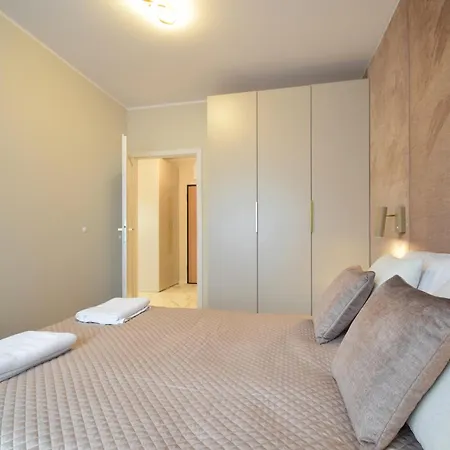Premium Black&white By Lookap Apartment