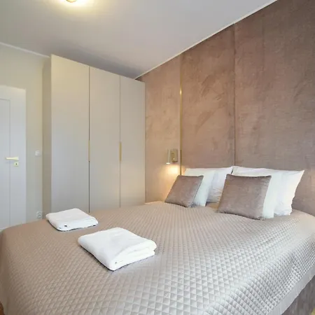 Апартаменты Premium Black&white By Lookap Познань