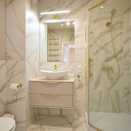 דירה Premium Black&white By Lookap