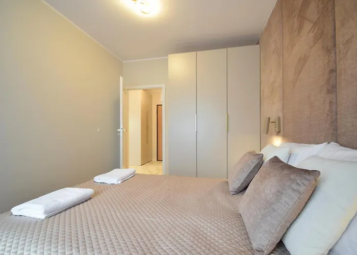 Premium Black&white By Lookap Apartment