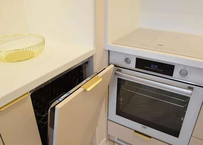 Apartment Premium Black&white By Lookap